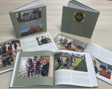 Jubileumboek ‘101 jaar Schoolstraat 101’ te koop! Jubileumboek ‘101 jaar Schoolstraat 101’ te koop!